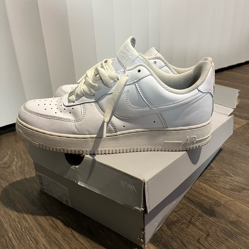 Air Forces - Picture 2 of 2